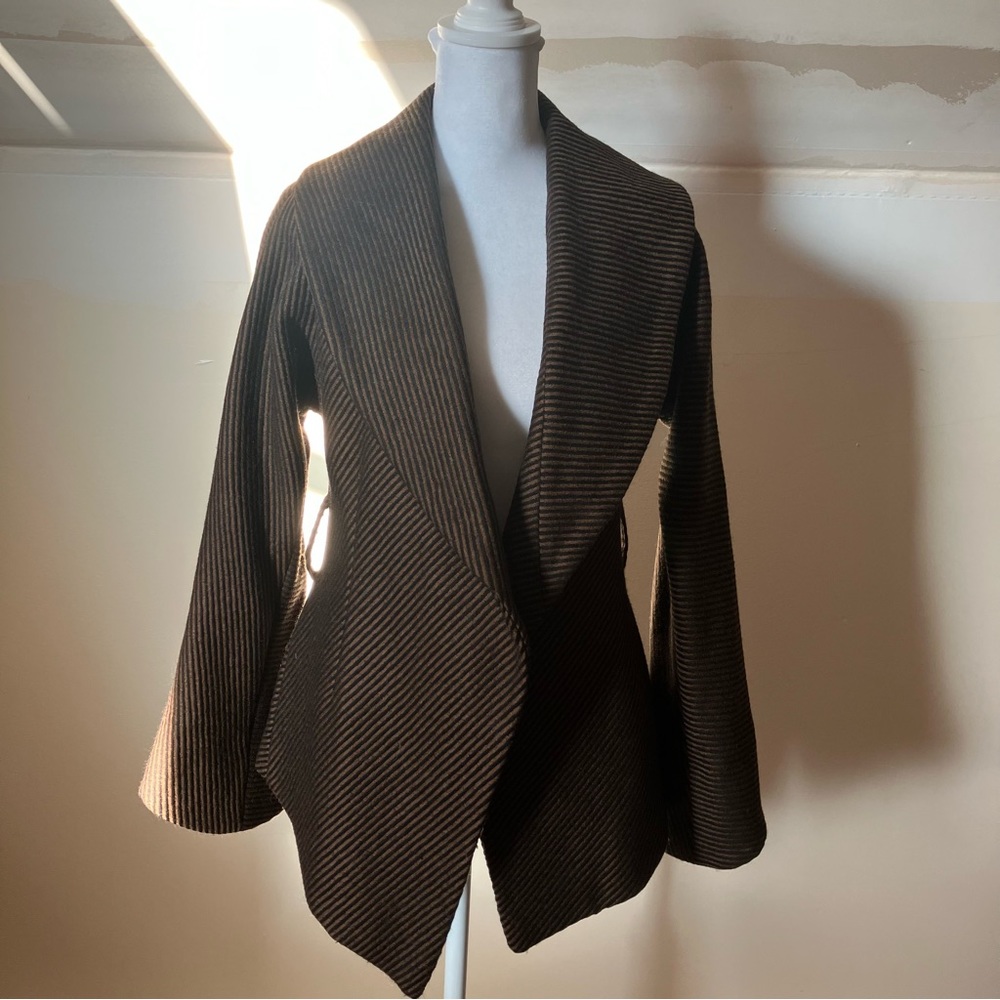 Searle Women’s Black/Brown Striped Wool Bell Sleeve Coat size 2 - Picture 7 of 11